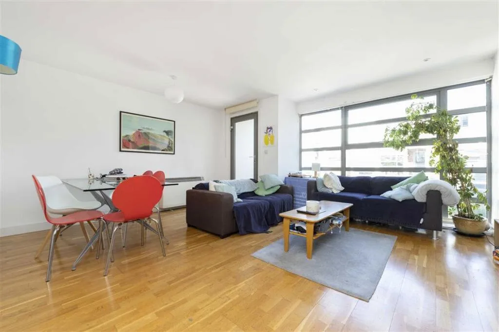 3 bedroom maisonette for rent