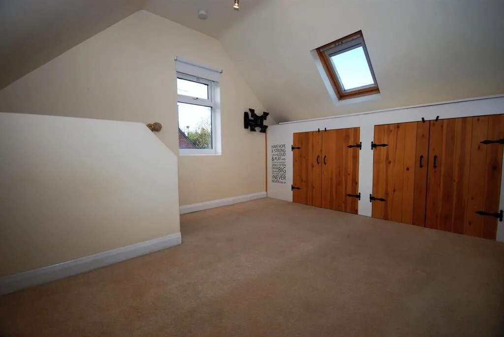 2 bedroom semi-detached house for rent
