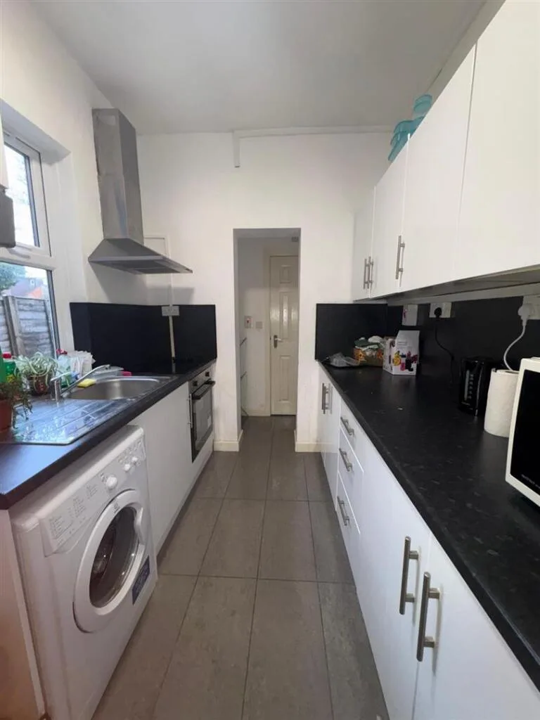 4 bedroom terraced house for rent