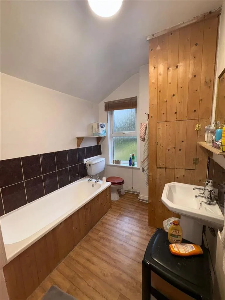 4 bedroom terraced house for rent