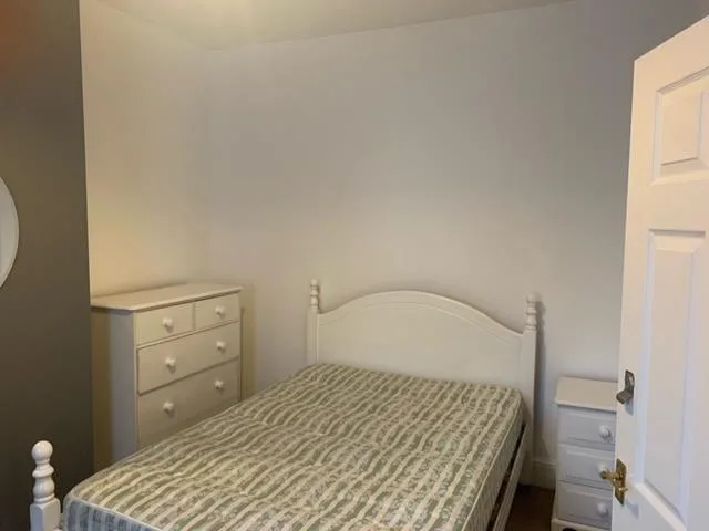 5 bedroom semi-detached house for rent