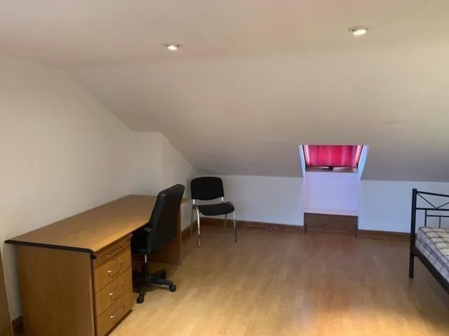 5 bedroom semi-detached house for rent