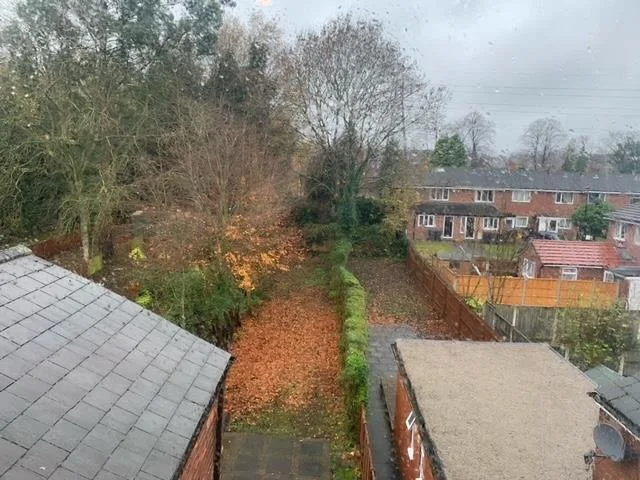 5 bedroom semi-detached house for rent