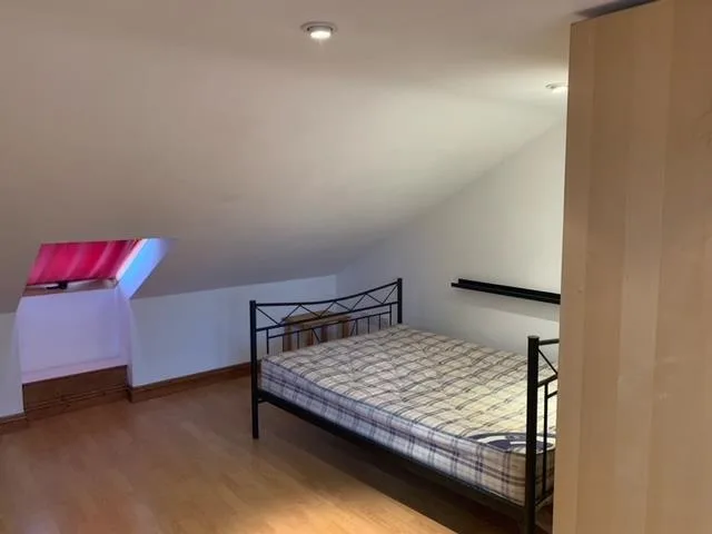 5 bedroom semi-detached house for rent