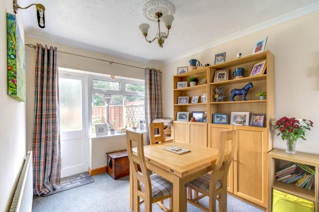 2 bedroom semi-detached house for rent
