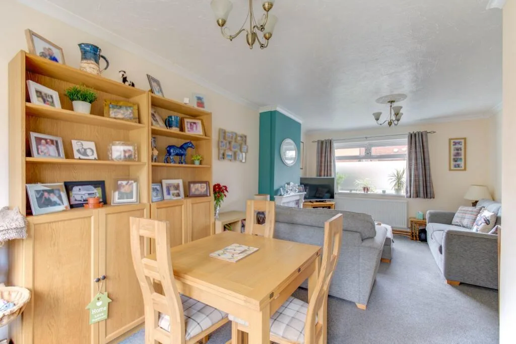 2 bedroom semi-detached house for rent