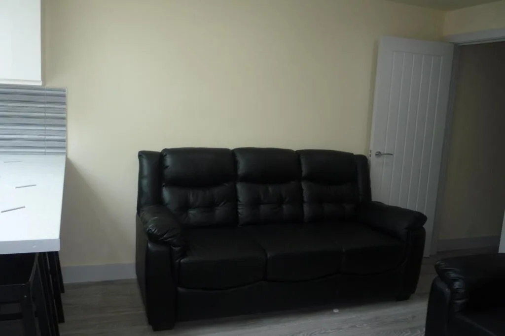 6 bedroom terraced house for rent