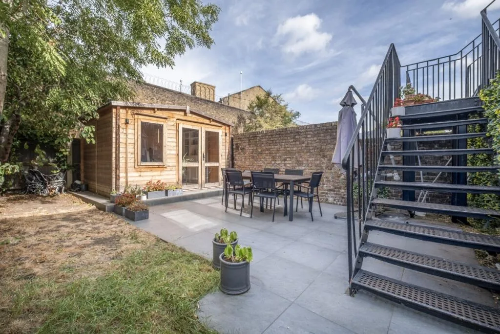 3 bedroom flat for rent