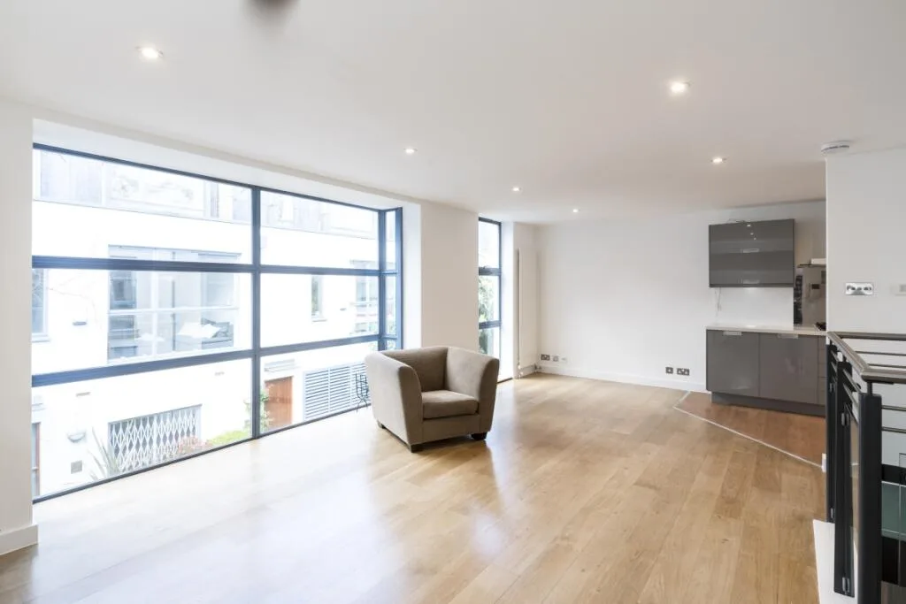 2 bedroom mews property for rent