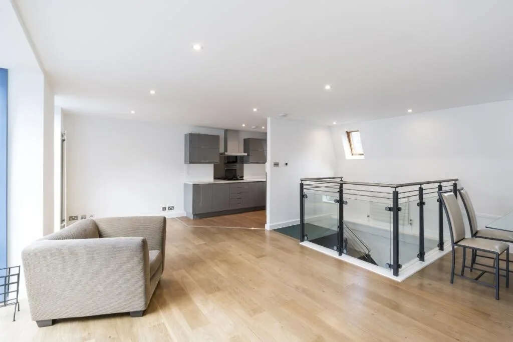 2 bedroom mews property for rent