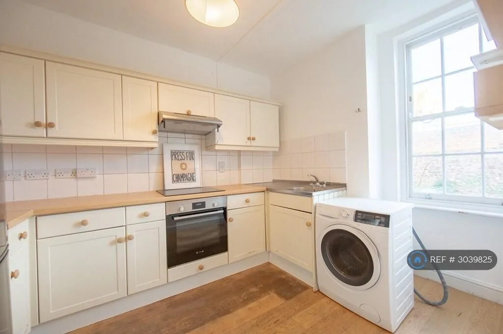 4 bedroom terraced house for rent