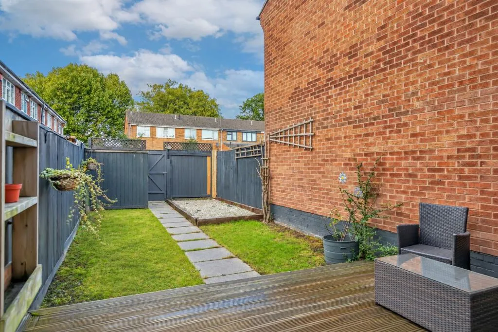 2 bedroom end of terrace house for rent