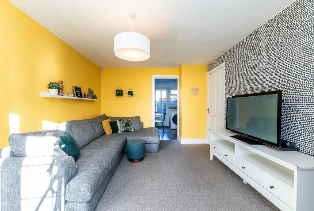 2 bedroom end of terrace house for rent