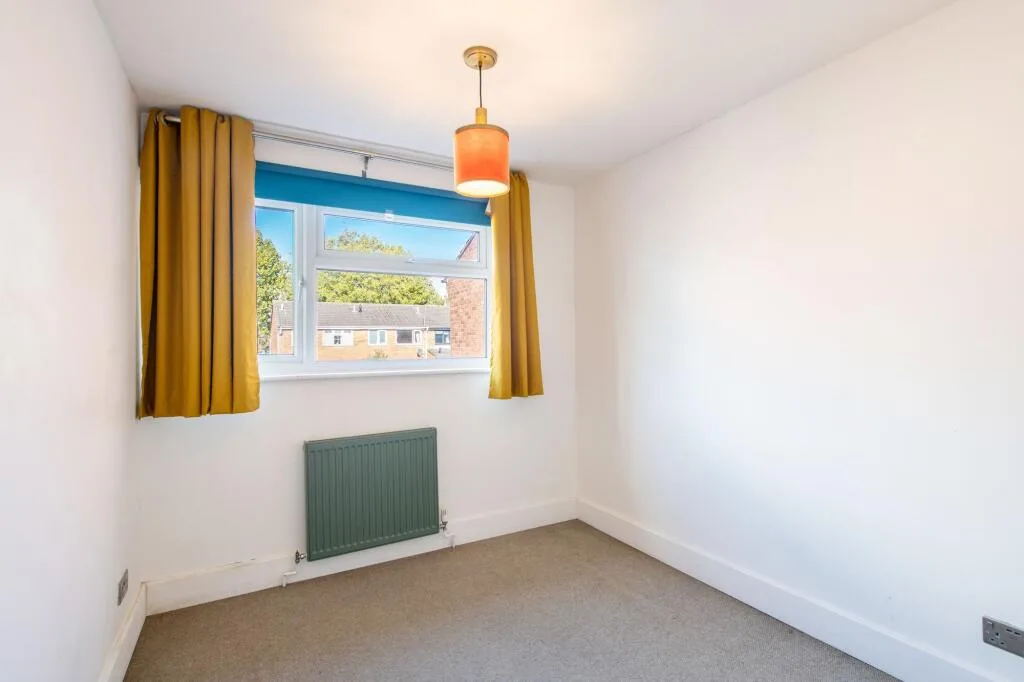 2 bedroom end of terrace house for rent