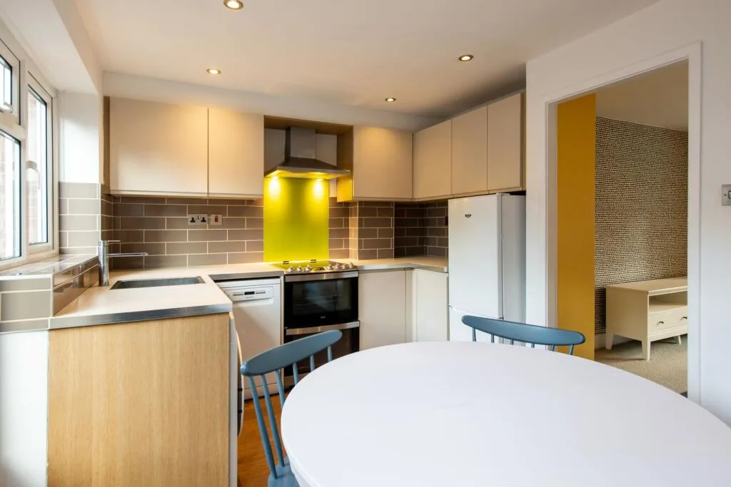 2 bedroom end of terrace house for rent