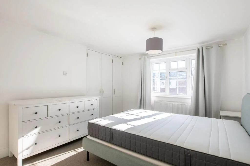 2 bedroom end of terrace house for rent