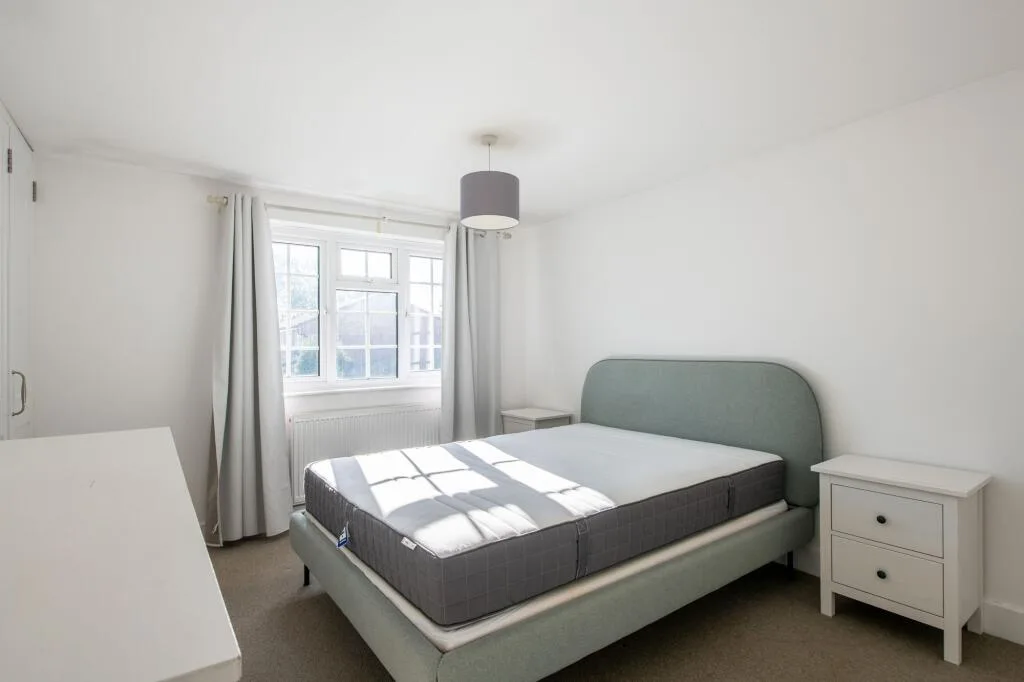 2 bedroom end of terrace house for rent