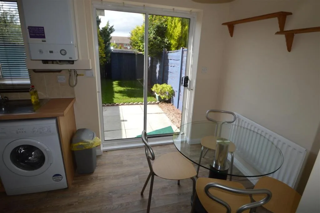 2 bedroom house for rent