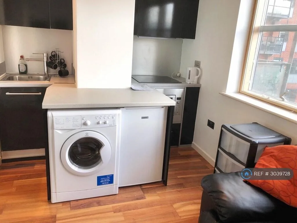 Studio flat for rent