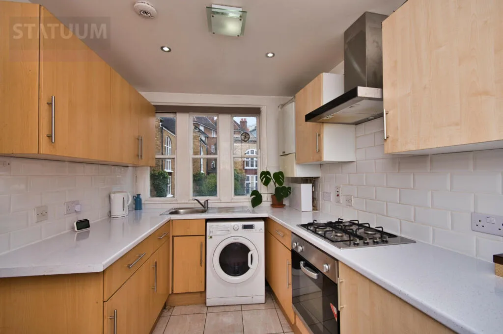 3 bedroom mews property for rent