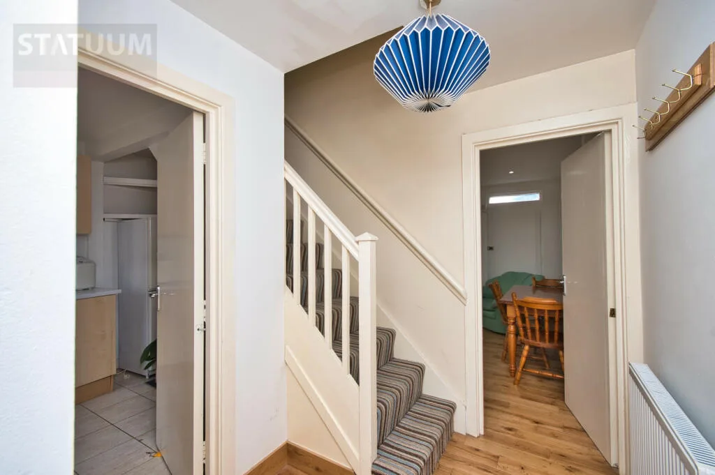 3 bedroom mews property for rent