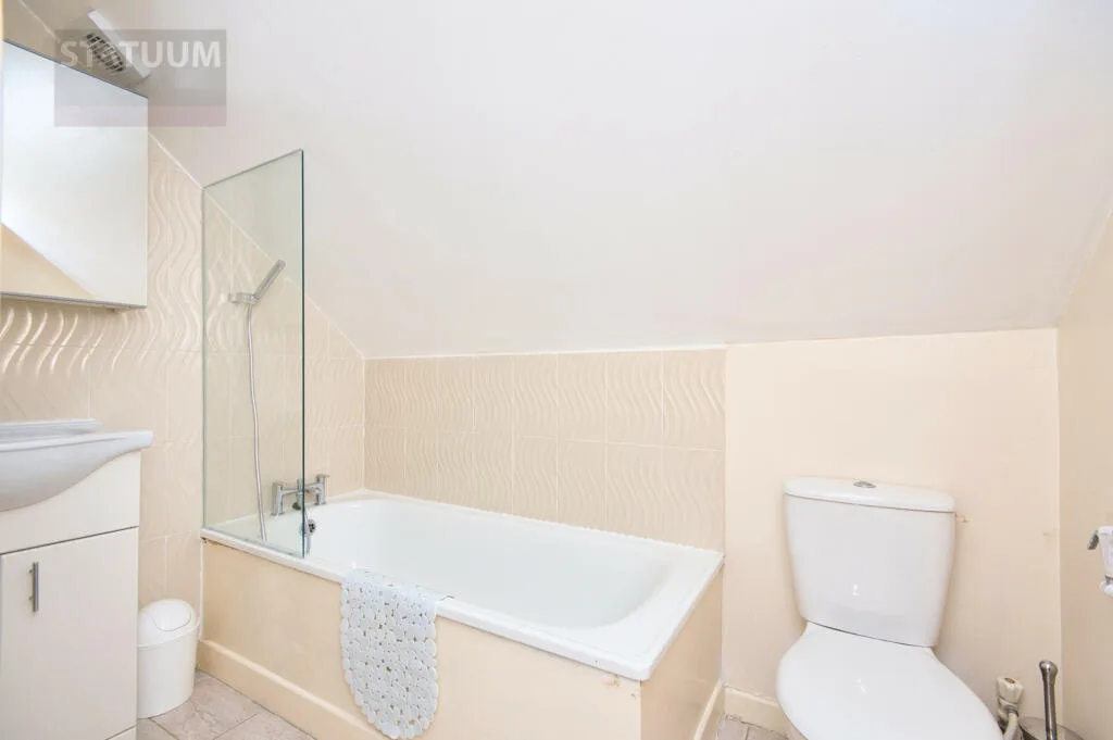 3 bedroom mews property for rent