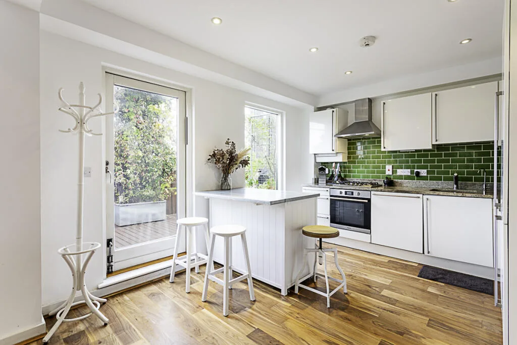 3 bedroom flat for rent