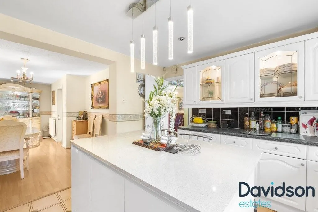 4 bedroom detached house for rent
