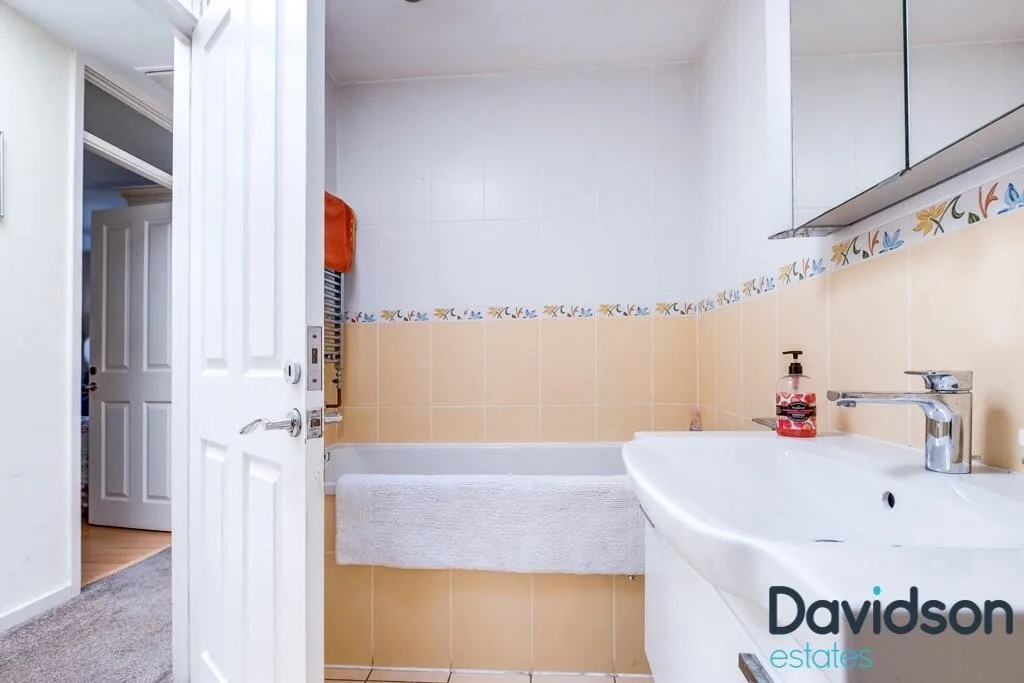 4 bedroom detached house for rent