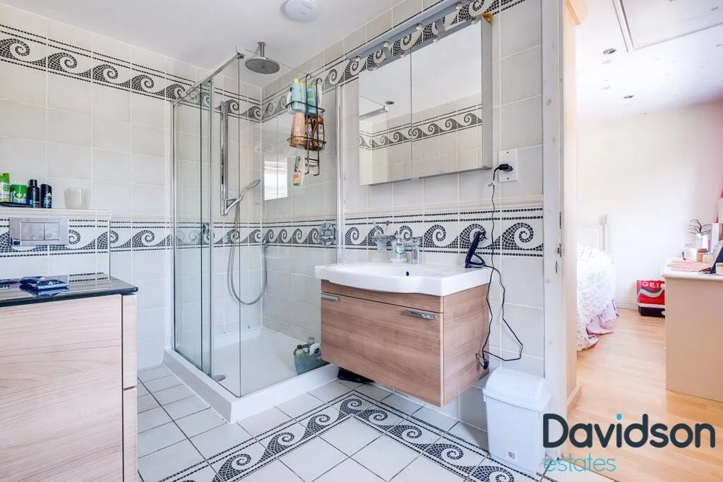 4 bedroom detached house for rent