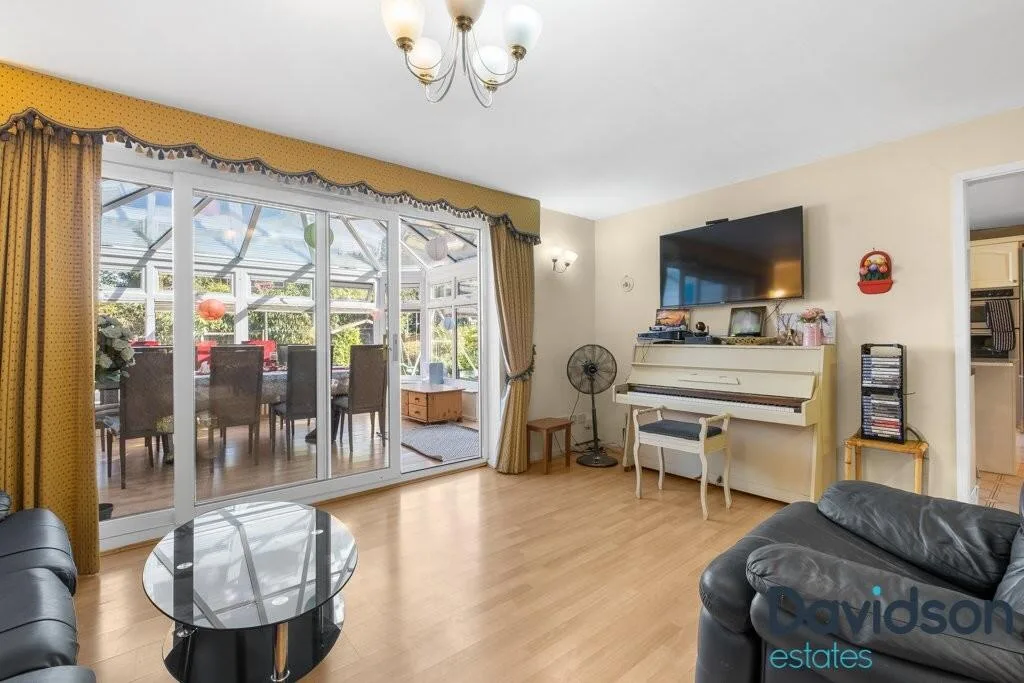 4 bedroom detached house for rent