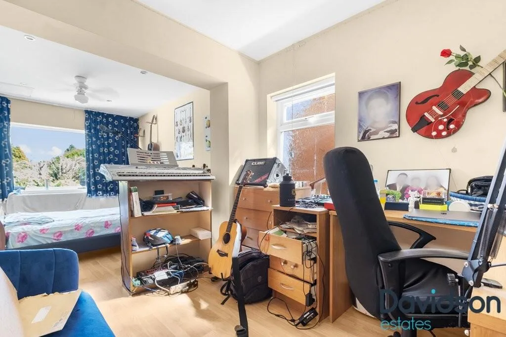 4 bedroom detached house for rent