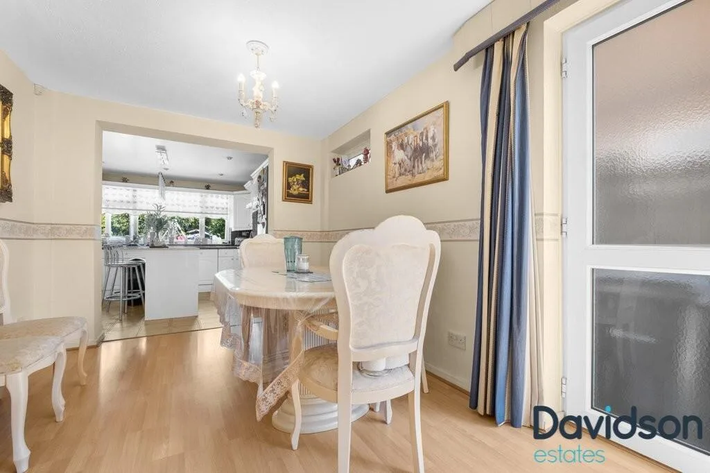 4 bedroom detached house for rent