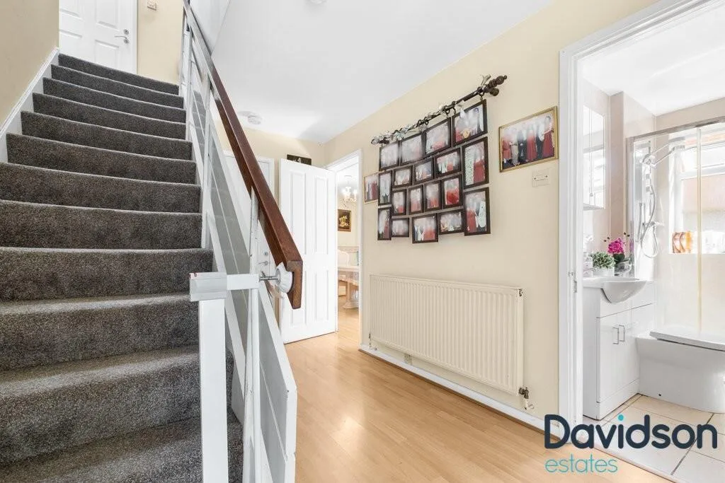 4 bedroom detached house for rent