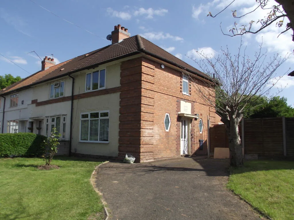 3 bedroom semi-detached house for rent