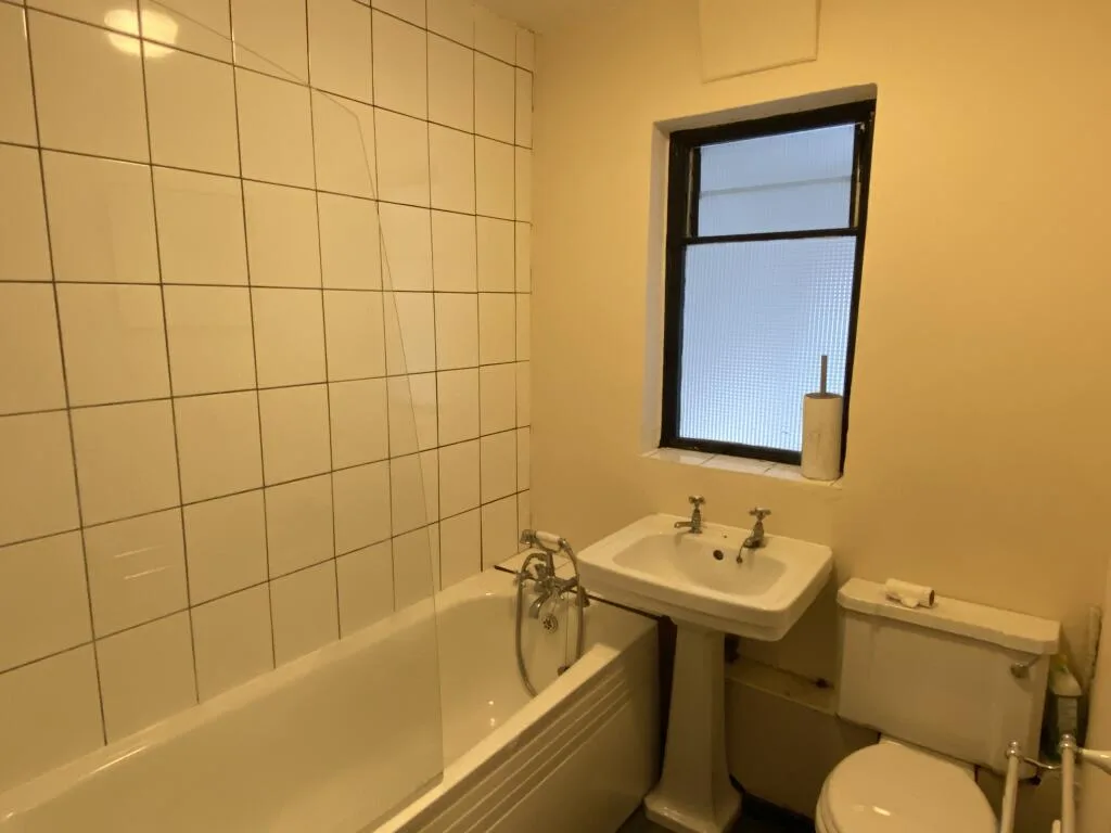 3 bedroom semi-detached house for rent