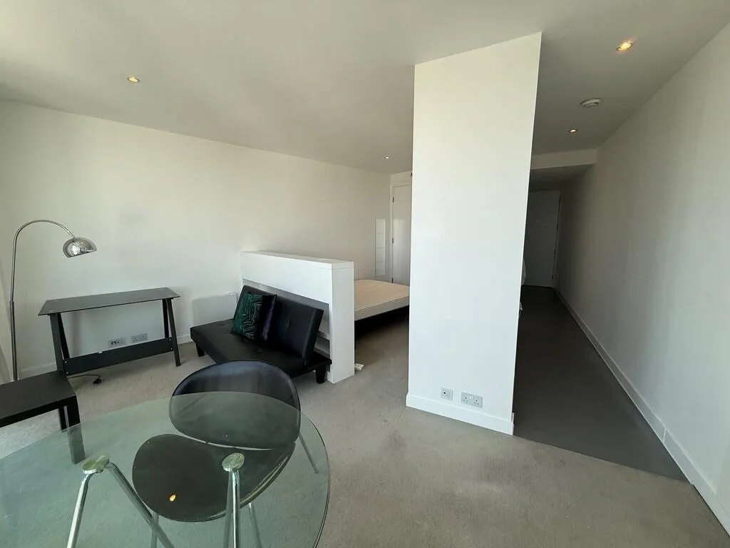 Studio flat for rent