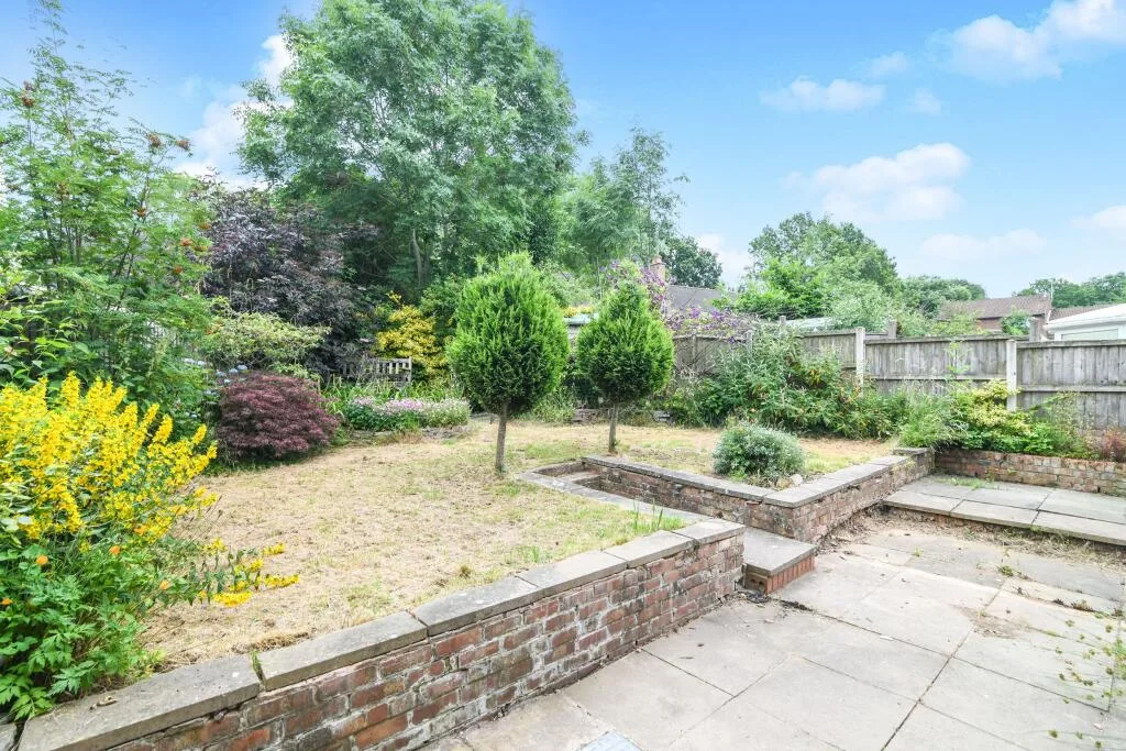 2 bedroom house for rent