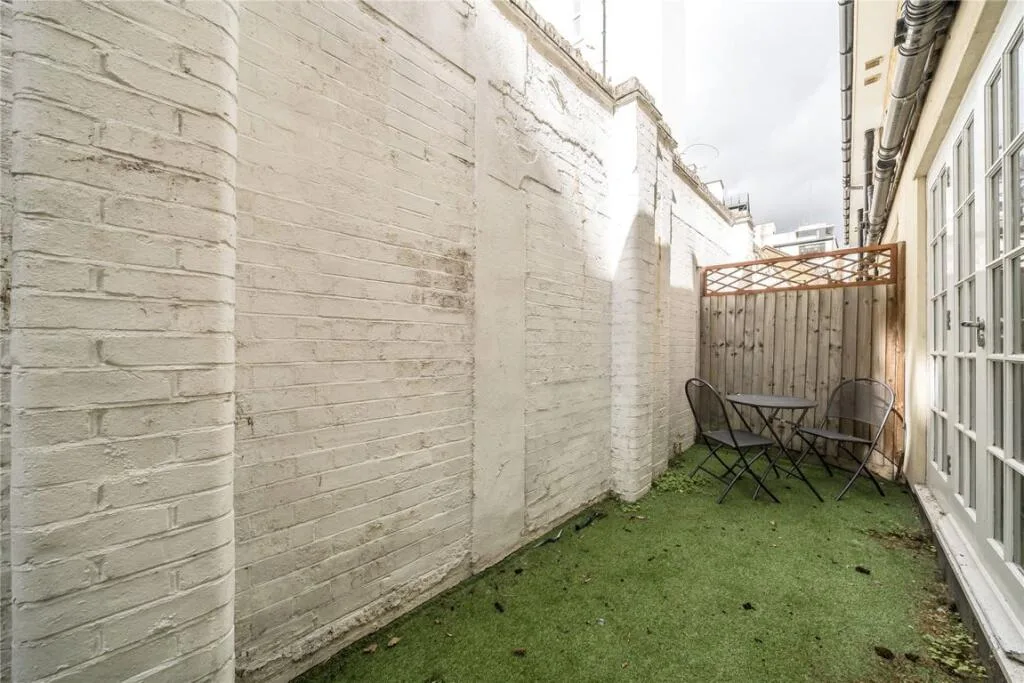 2 bedroom house for rent