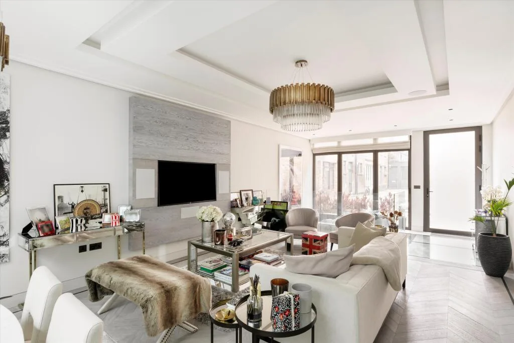 1 bedroom maisonette for rent