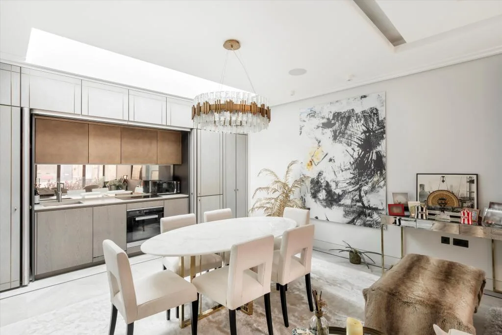 1 bedroom maisonette for rent