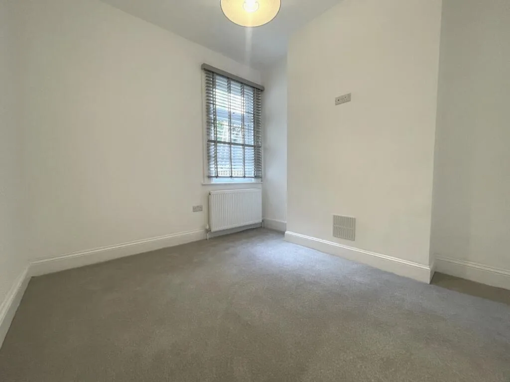 2 bedroom ground floor flat for rent