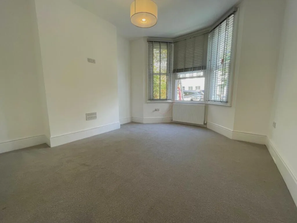 2 bedroom ground floor flat for rent