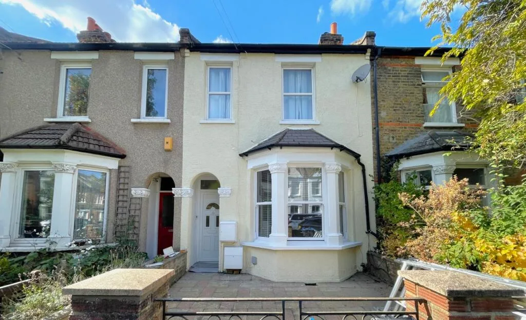 2 bedroom ground floor flat for rent