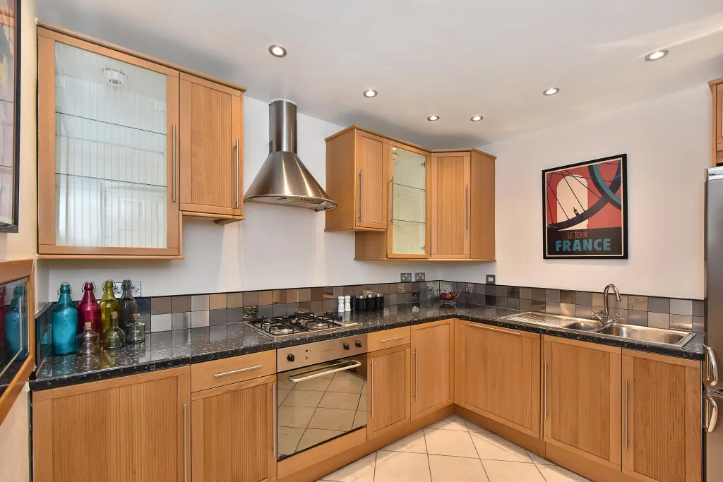4 bedroom flat for rent