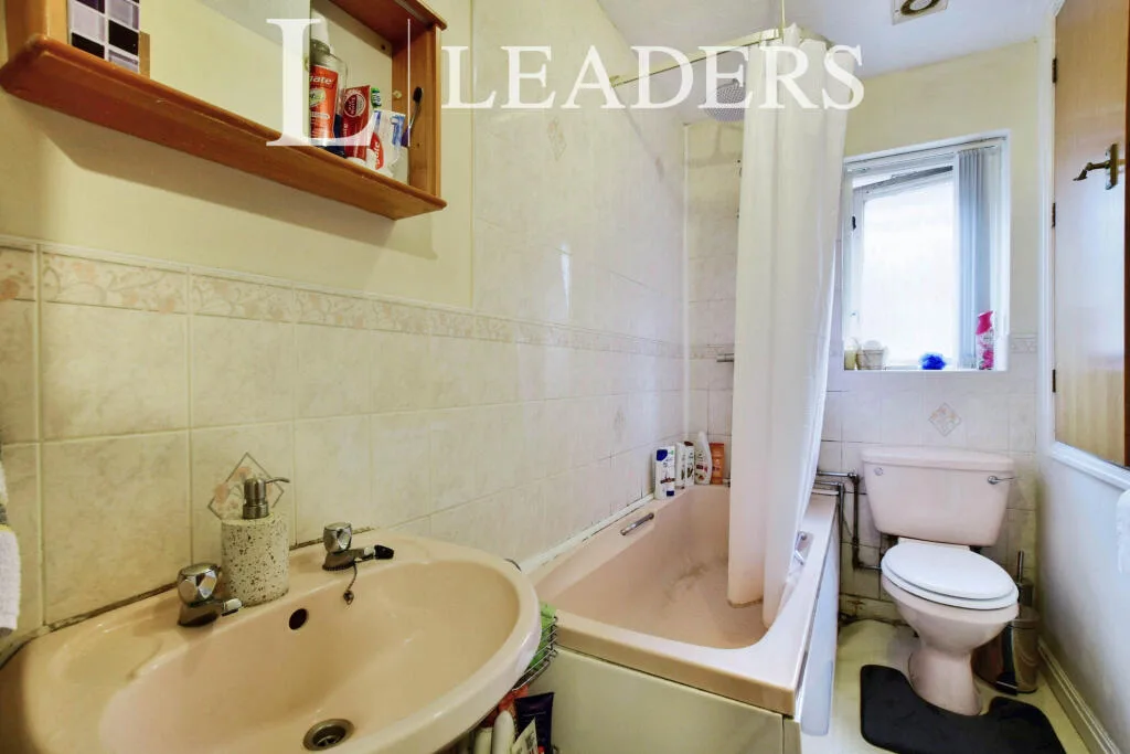 2 bedroom house for rent