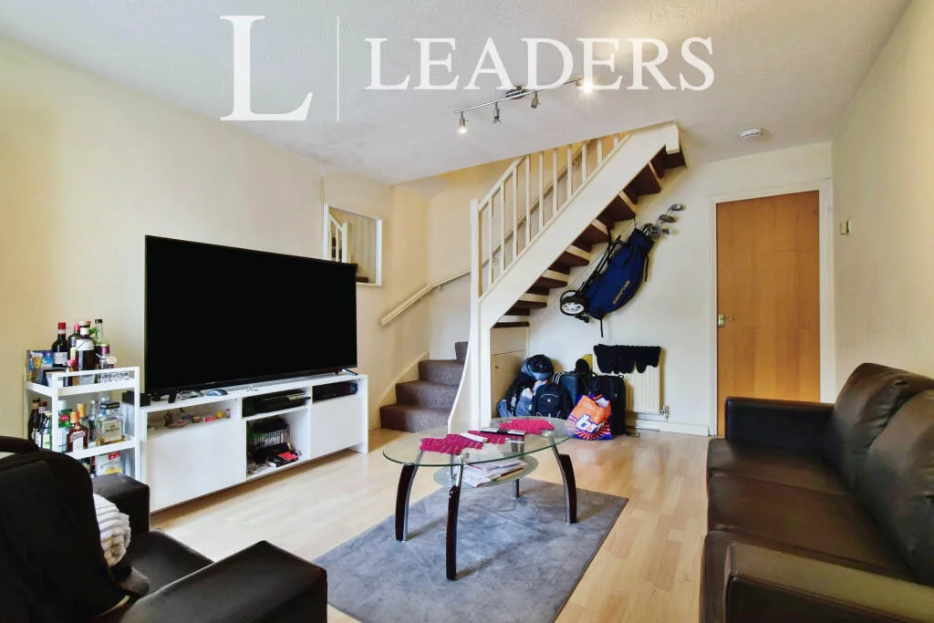 2 bedroom house for rent