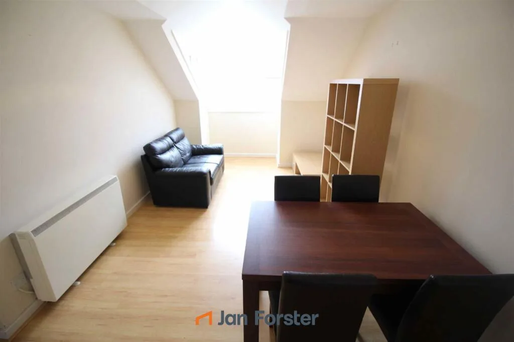 2 bedroom ground floor flat for rent