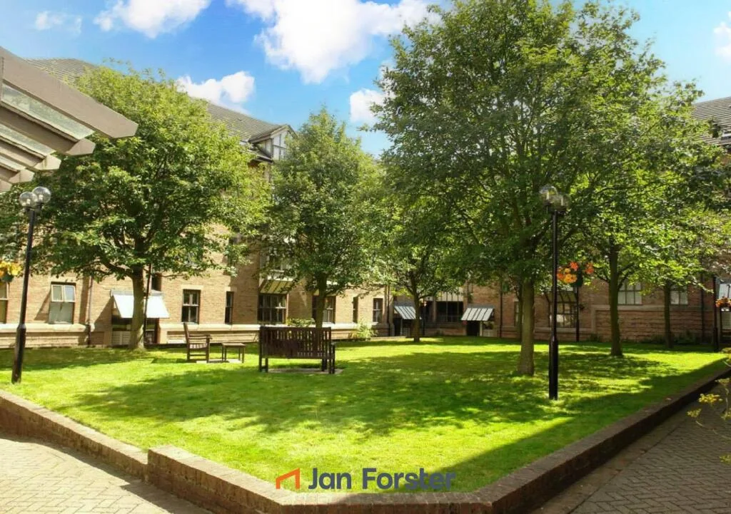 2 bedroom ground floor flat for rent