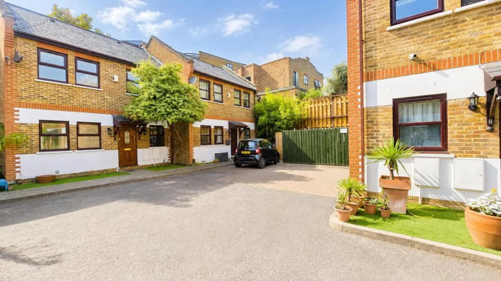 4 bedroom terraced house for rent